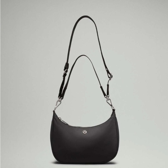 lululemon athletica Handbags - Lululemon All Night Festival Bag 5L
Black / Silver